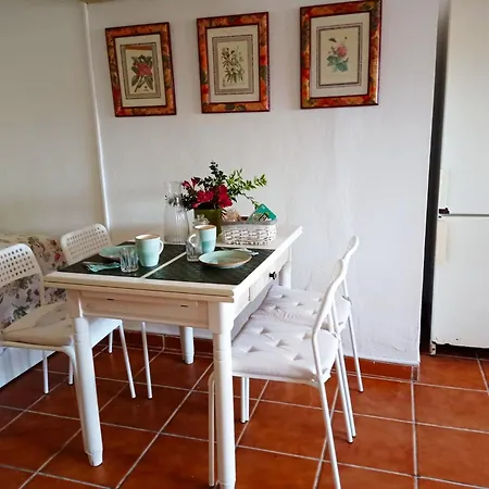 Apartamento-estudio En Con Piscina * Malaga